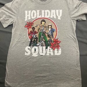 Men’s Stranger Things Holiday Squad Gray Tee (M)